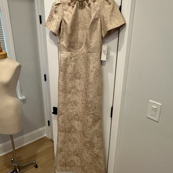 NWT Teri Jon Rickie Freeman Gold Beaded Jacquard Trumpet Gown Size 2 - Picture 2 of 12